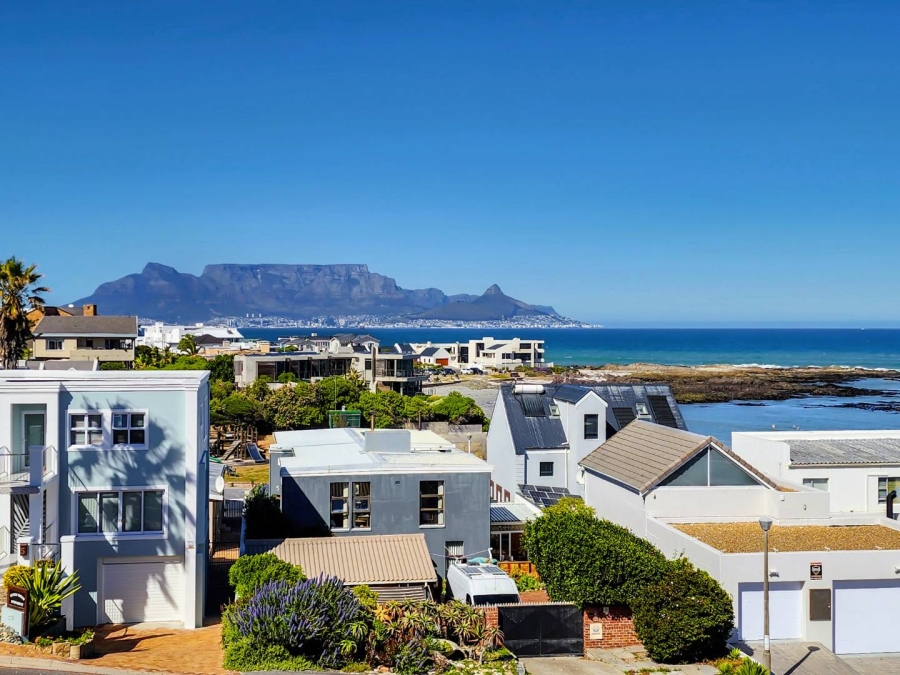 6 Bedroom Property for Sale in Bloubergstrand Western Cape